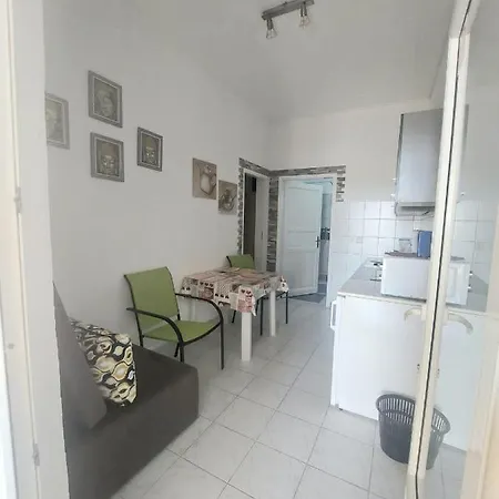 Villa *